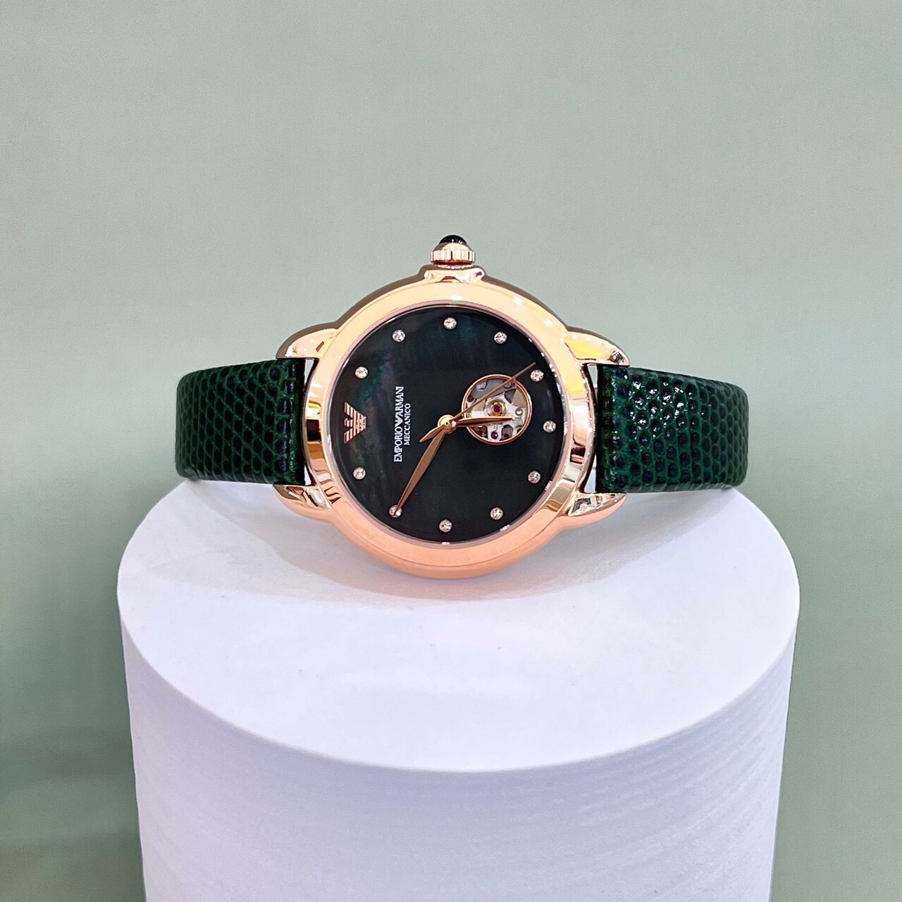 【EMPORIO ARMANI】森林綠復刻古典珠寶感簍空機械錶錶 AR60073 34mm 現代鐘錶