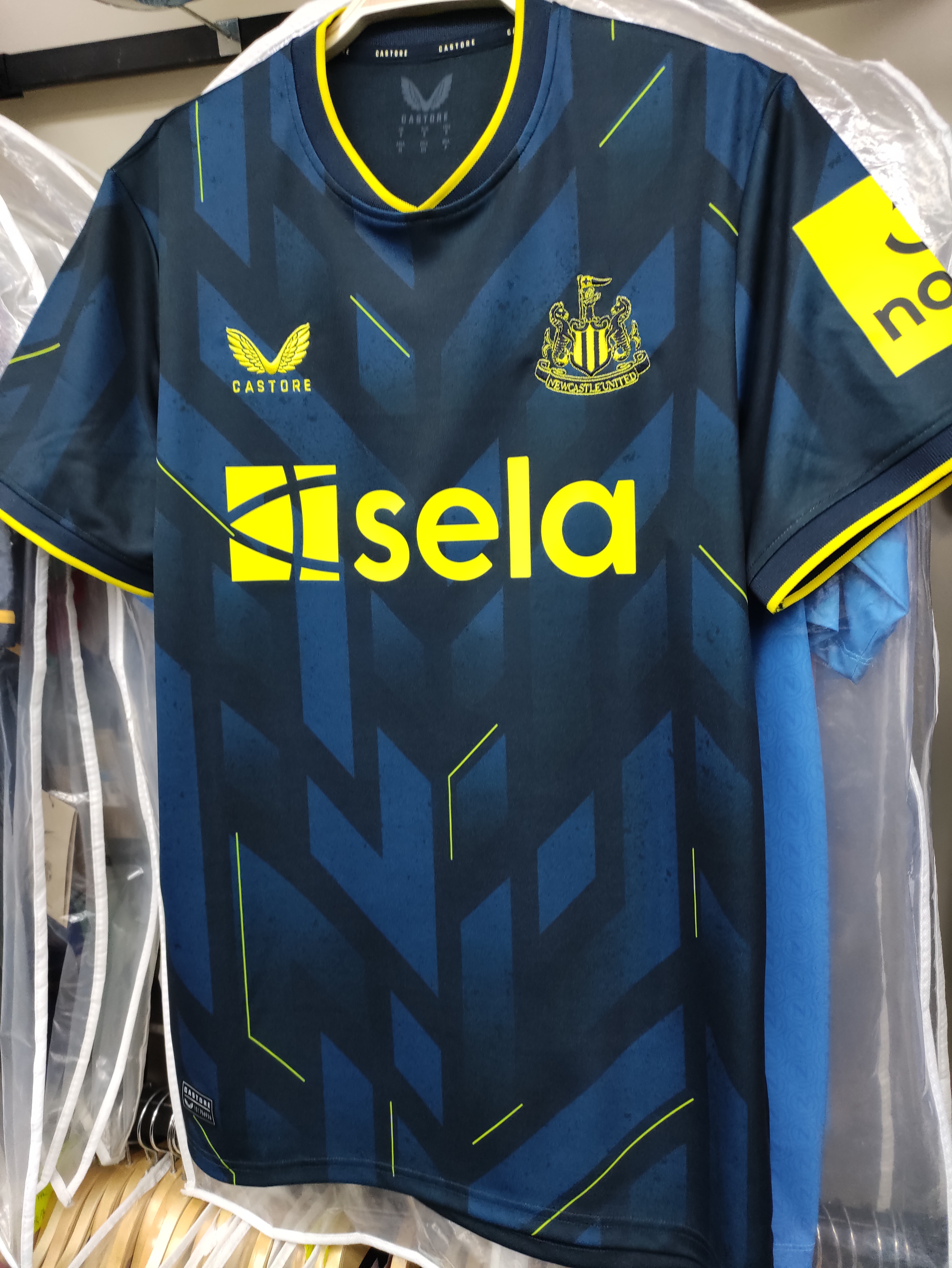 23-24紐卡素二客球迷版球衣