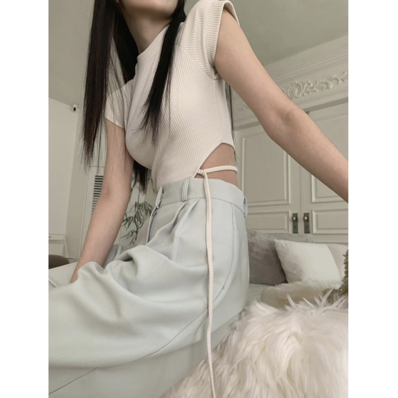 【JINNEE】韓國🇰🇷 直紋 微高領 鏤空 美背 綁帶 上衣 短袖 馬甲 修腰身