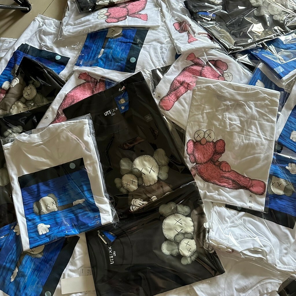UNIQLO x KAWS 2023 最新 聯名款 限量 短袖 現貨