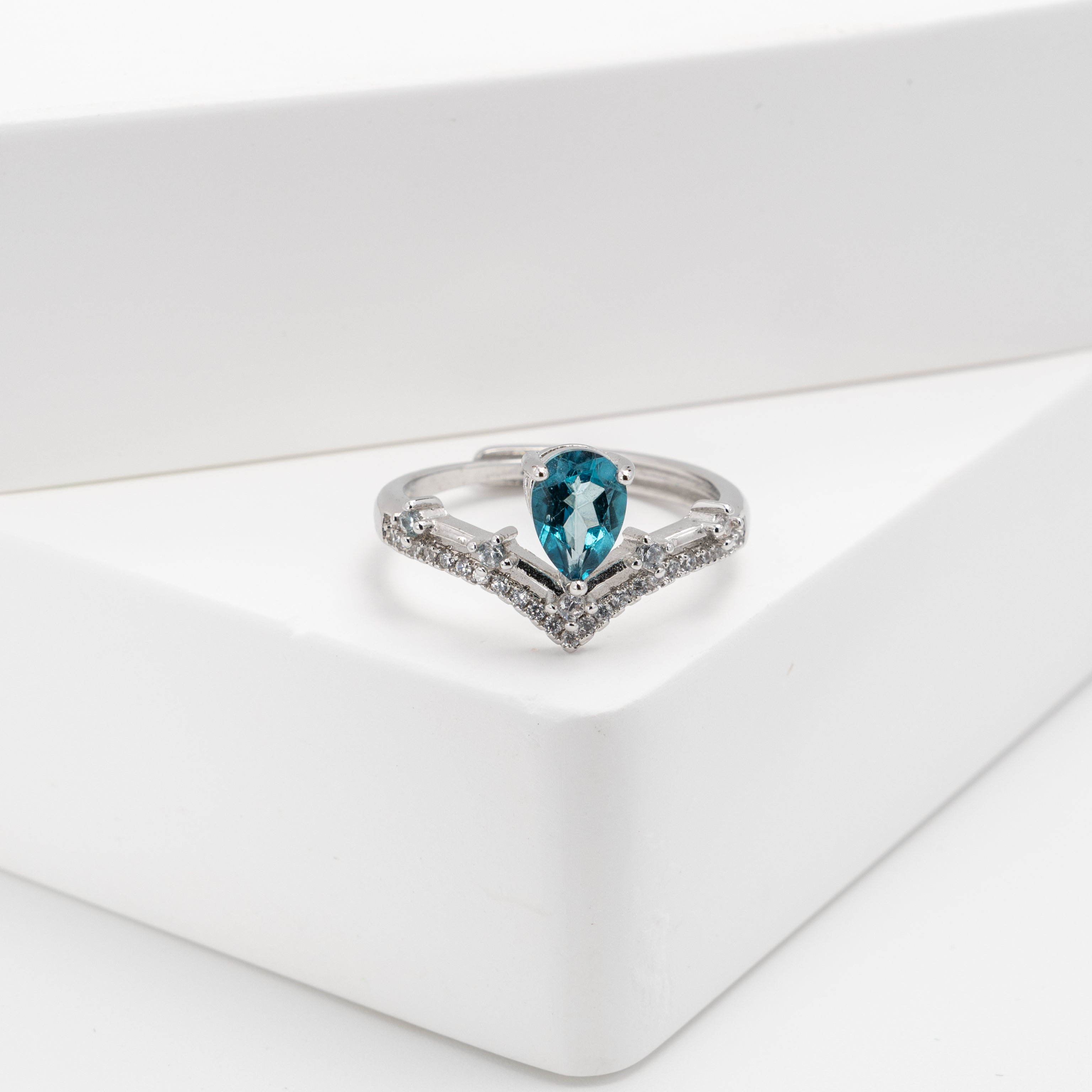 【托帕石】小碎鑽戒指