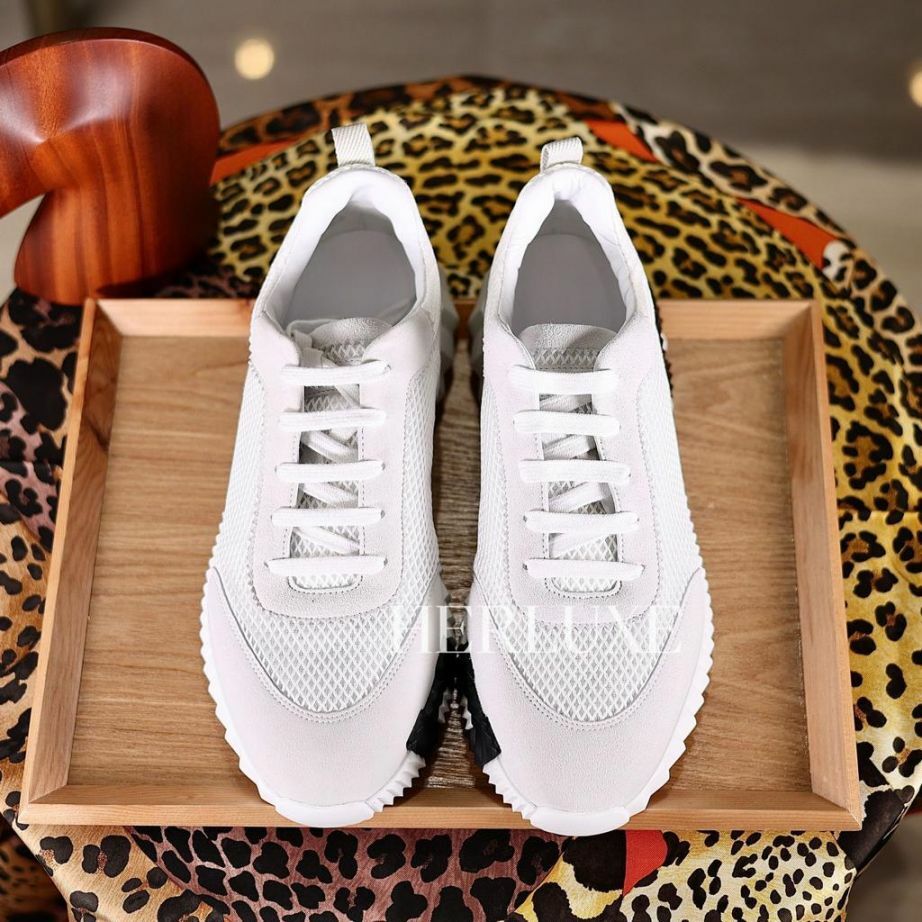 Bouncing sneakers white & black  ( 可預訂size )