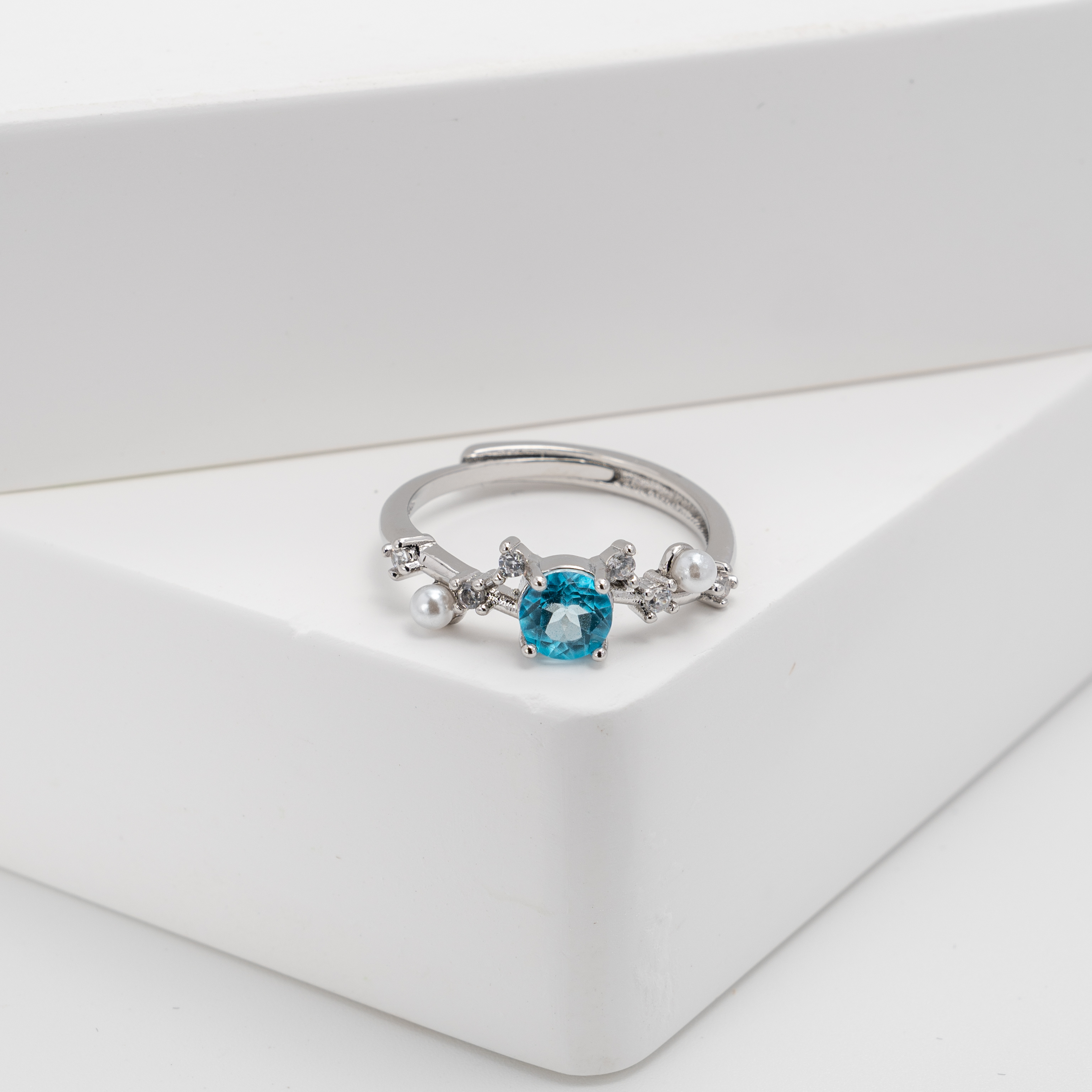 【托帕石】珍珠小碎鑽戒指