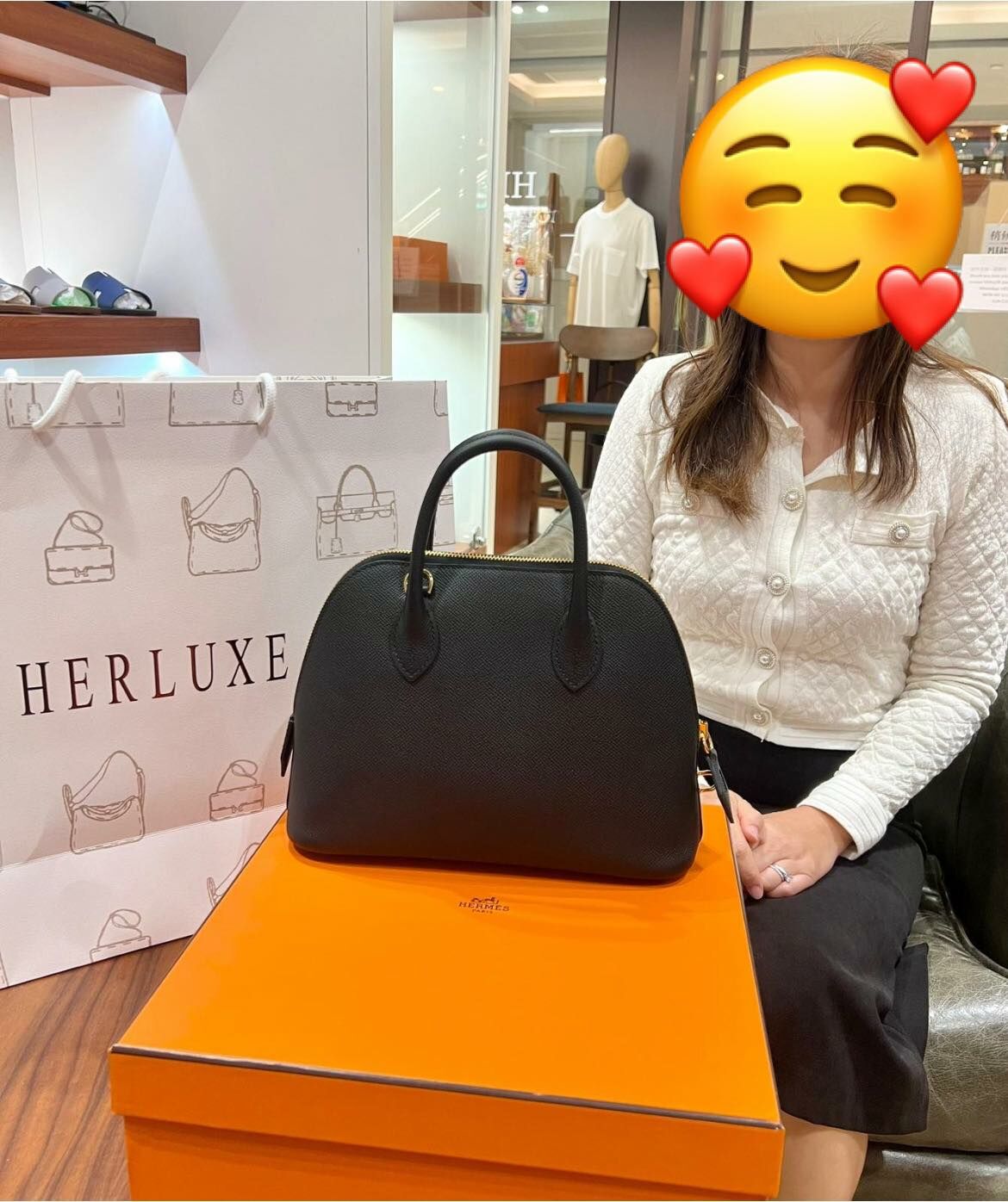 感謝爽快大V靚靚多年來對我哋嘅鼎力支持💕 今次來pick up Bolide 25黑金🖤🔑 呢隻係百搭耐看款😍 靚靚見到實物笑得好開心🥳 非常感動你如此信賴同支持HERLUXE❤️ 我哋也不會辜負這份厚愛💪 繼續提供更好的貨品與服務🥰