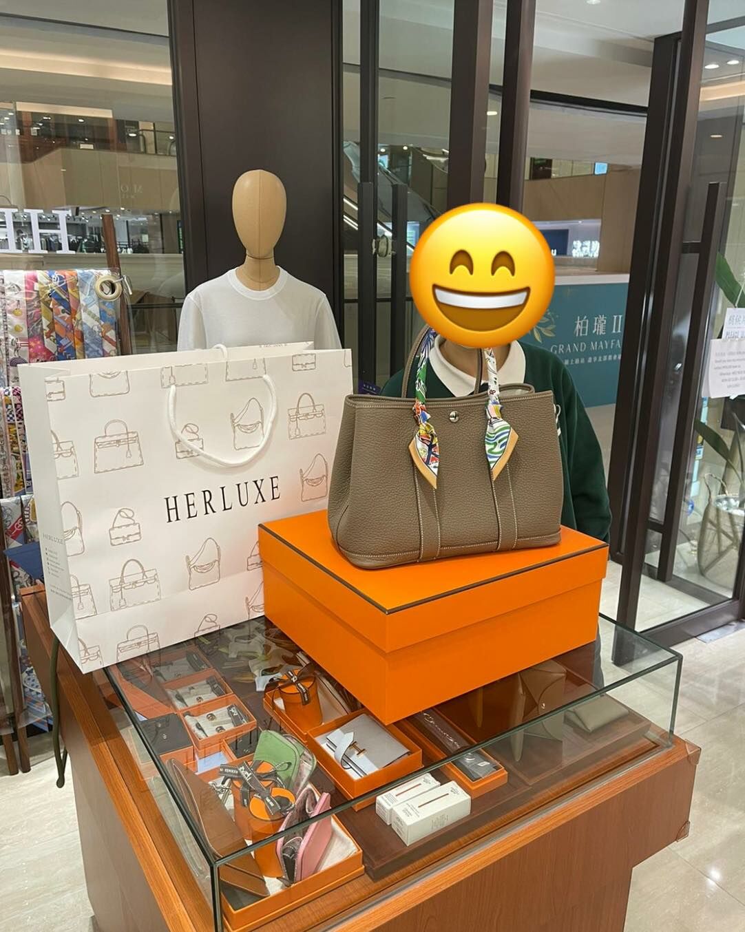 爽快靚靚係經朋友推介過來搵我哋🥰 一眼睇中GP30大象灰🐘 配襯上呢條最新款Twilly🎀 經典與時尚觸覺兼備😍✨ 靚靚好開心滿意🥳 多謝你對我哋嘅認可❤️