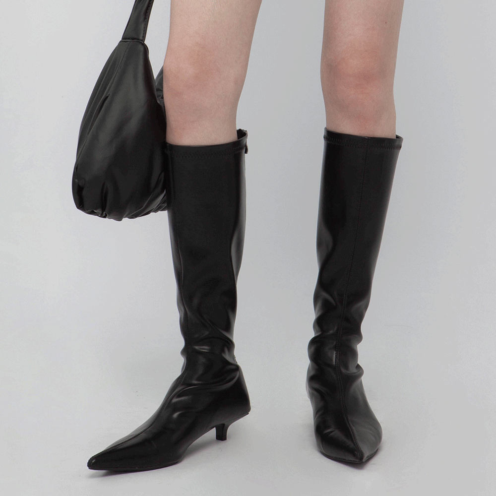 尖頭低跟高筒靴（in stock)