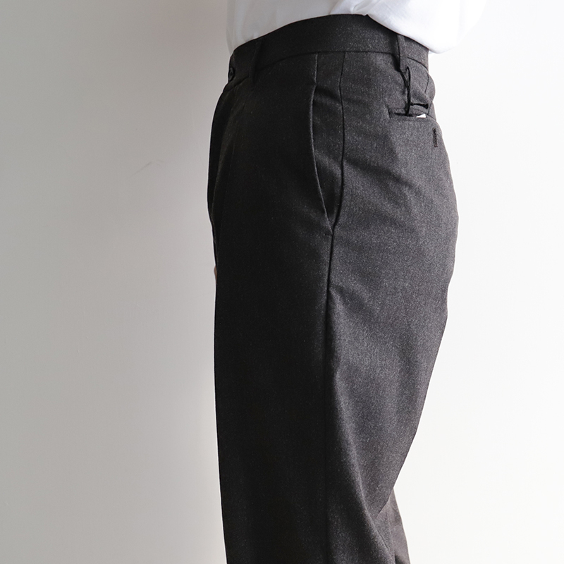 KICS DOCUMENT Stretch T/W Tuck Pants Brown