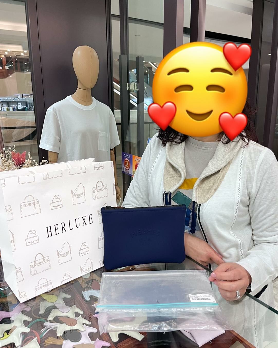 爽快大V靚靚在網上訂咗收納包💙 又火速給仔仔訂咗馬術包🏇 靚靚表示非常滿意🥳 仲想訂埋男士皮帶送比先生🎉 多謝你的多次支持❤️ 我哋會繼續努力搜購更多好物🛍️