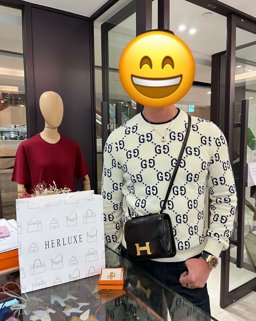 型男先生復購力度超強👍 今日嚟pick up貨品🥳 呢身穿搭品味太絕了😍 型男超喜歡呢d精緻飾品❤️ 即時又幫朋友落order📝🛍️ 多謝你對HERLUXE嘅100%肯定與信賴🫶