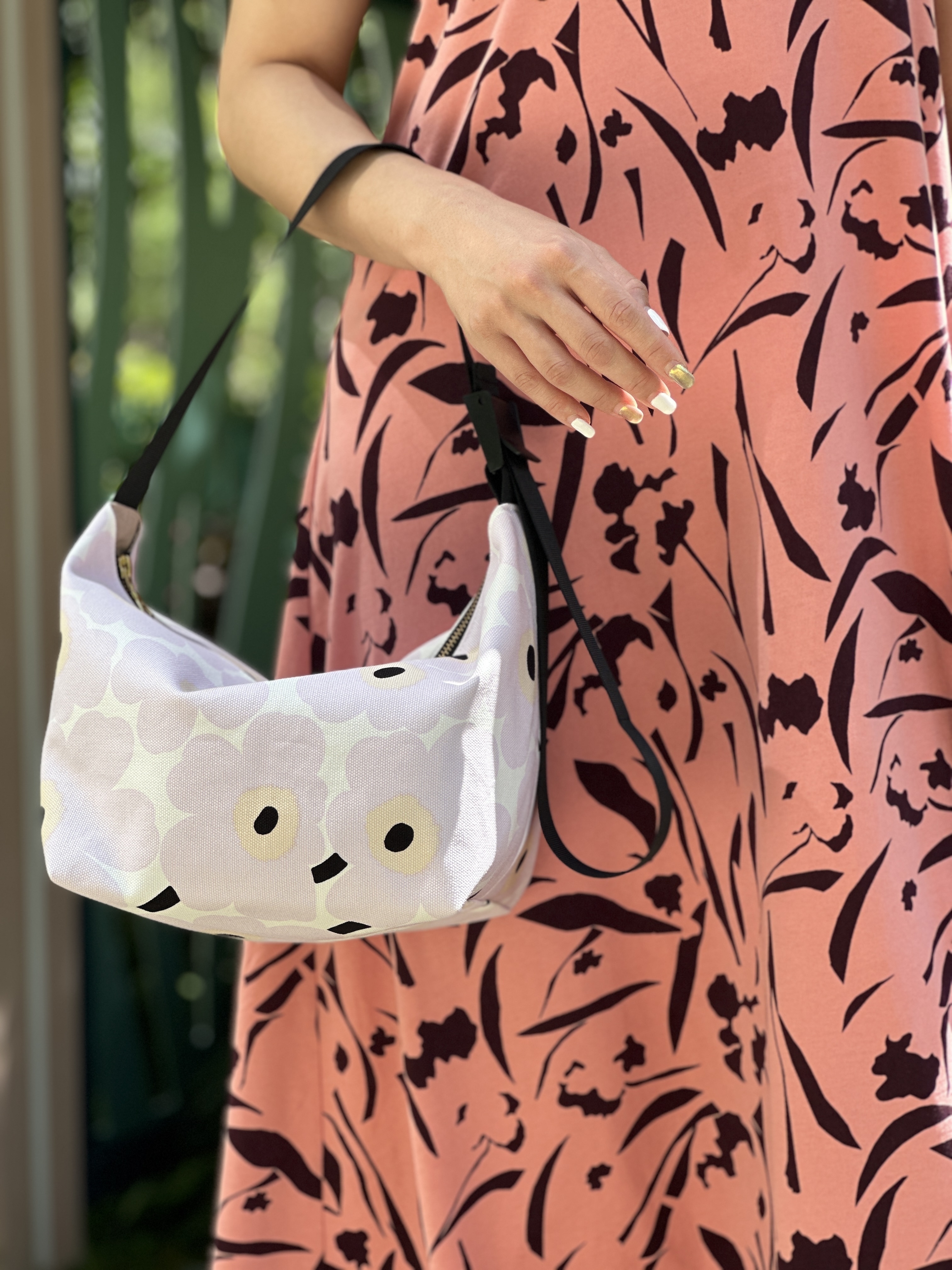 Em’s essential shoulder bag | marimekko canvas fabric | light pink x white