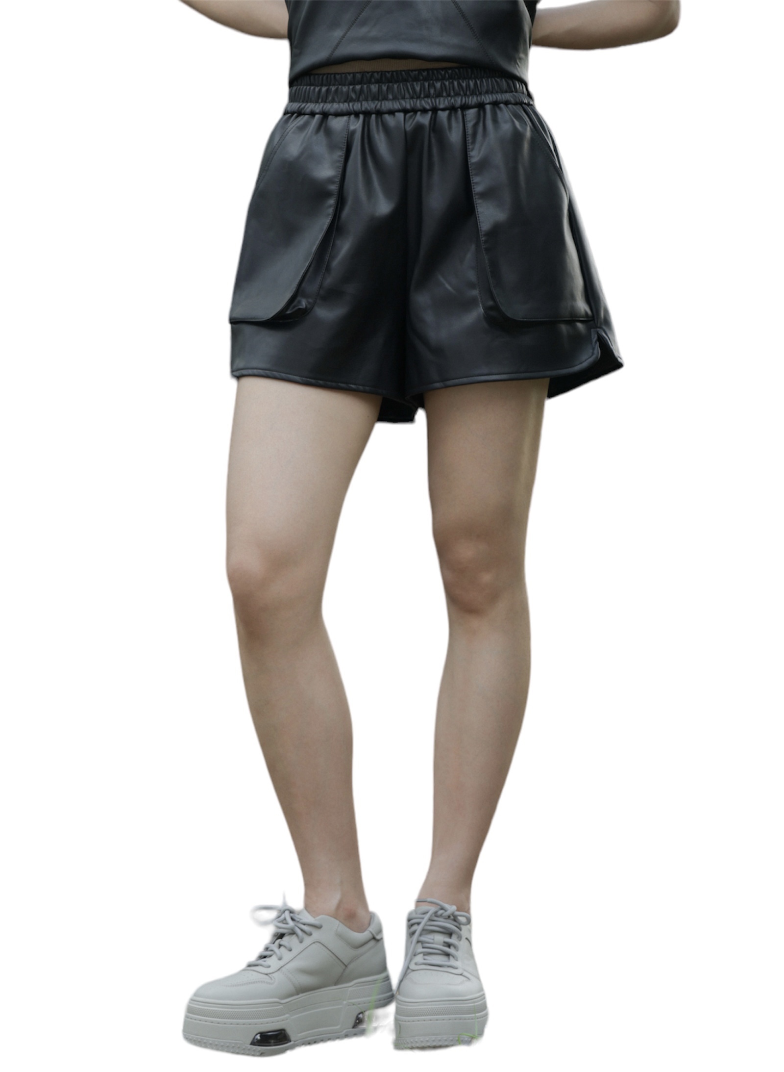 立體明袋仿皮短褲（現貨款式）