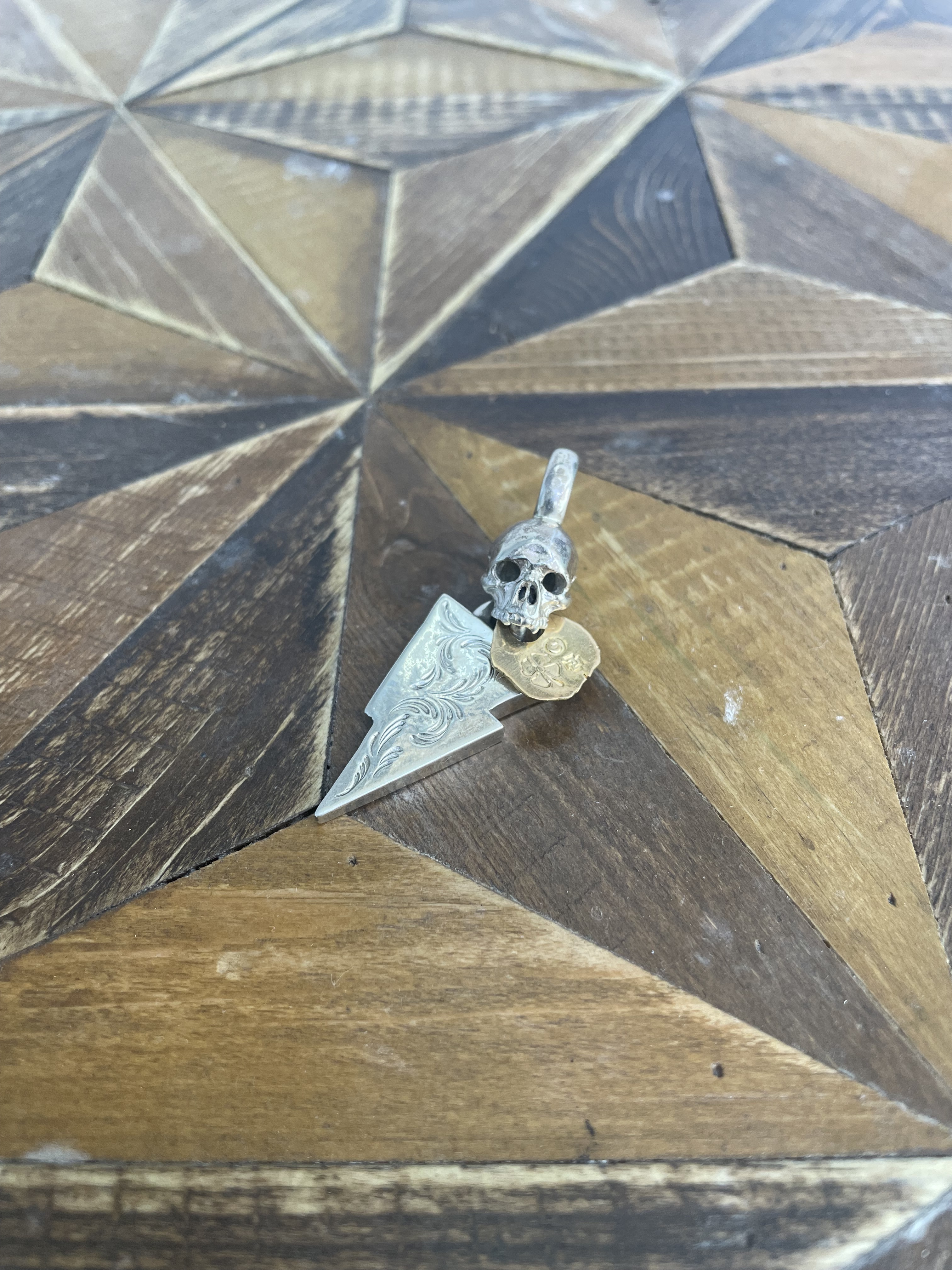 SE-1159 shs w lightning/skull/k18 metal