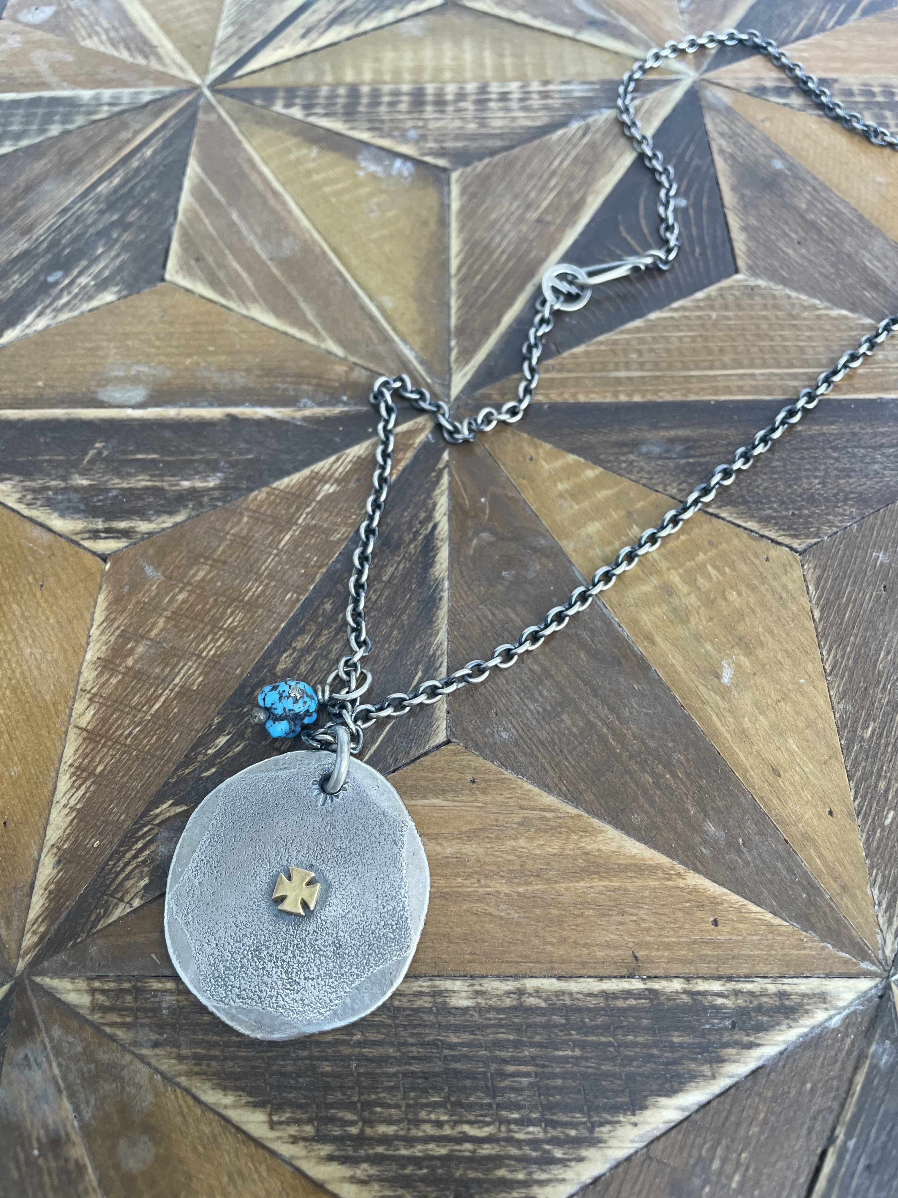 SE-1057 Large metal w 18k cross necklace/Kingman necklace set