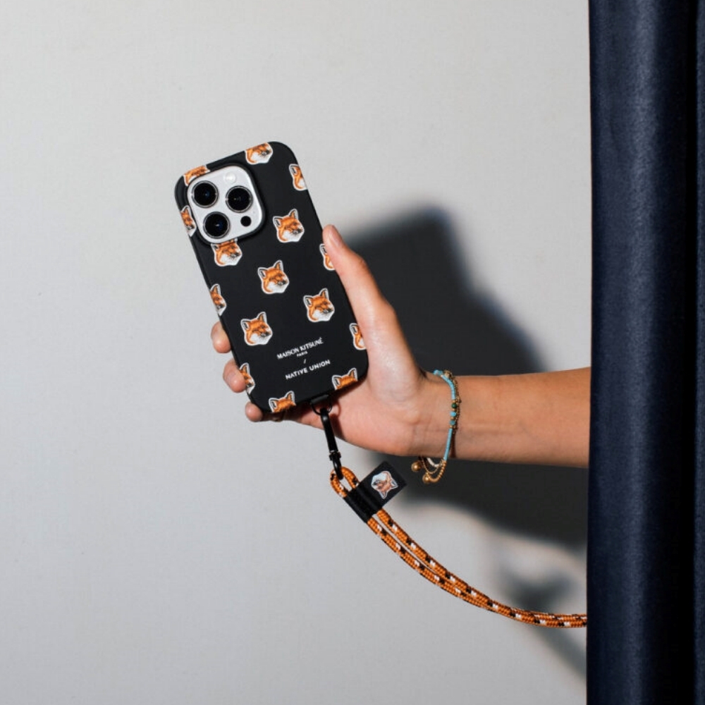 Maison Kitsuné 聯名All Over Fox Head系列- iPhone 15 Pro手機殼
