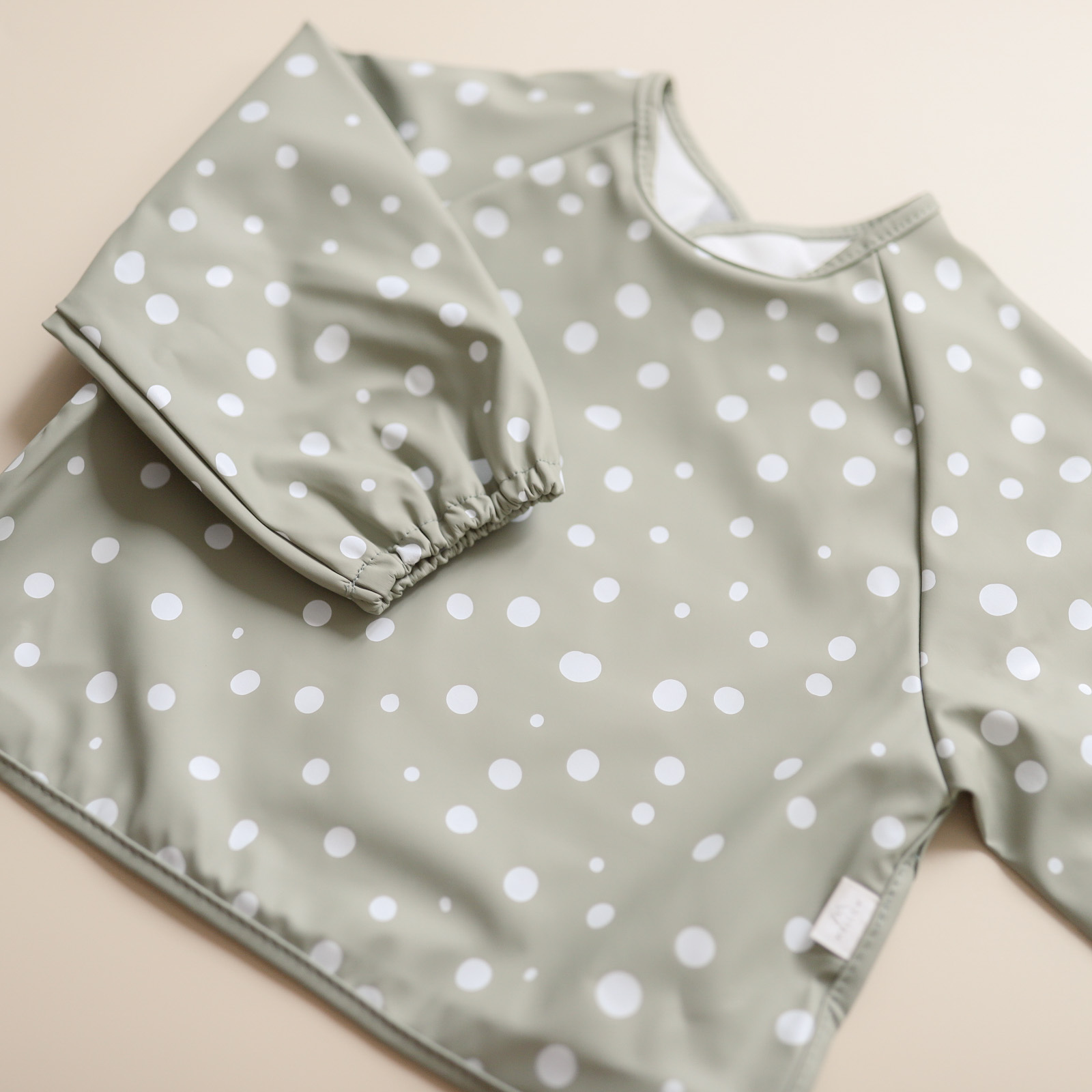 圍兜斗篷 - 綠色波點