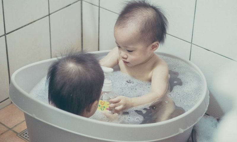 【寶貝洗洗睡系列】 紅茶拿鐵來洗澎澎囉！一起來看看馨朵拉寶寶洗髮沐浴雙效2合1，寶寶好好睡 SPA級沐浴~