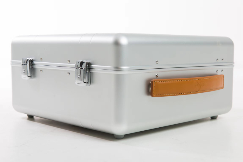 頂級皮製提把手提鋁箱