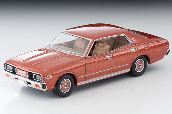 NISSAN CEDRIC 4Dr HT 2000 SGL-E　プラモデル Amazon | アオシマ 1/24 CEDRIC 4Dr HT2000 SGL-E KF-330型 F
