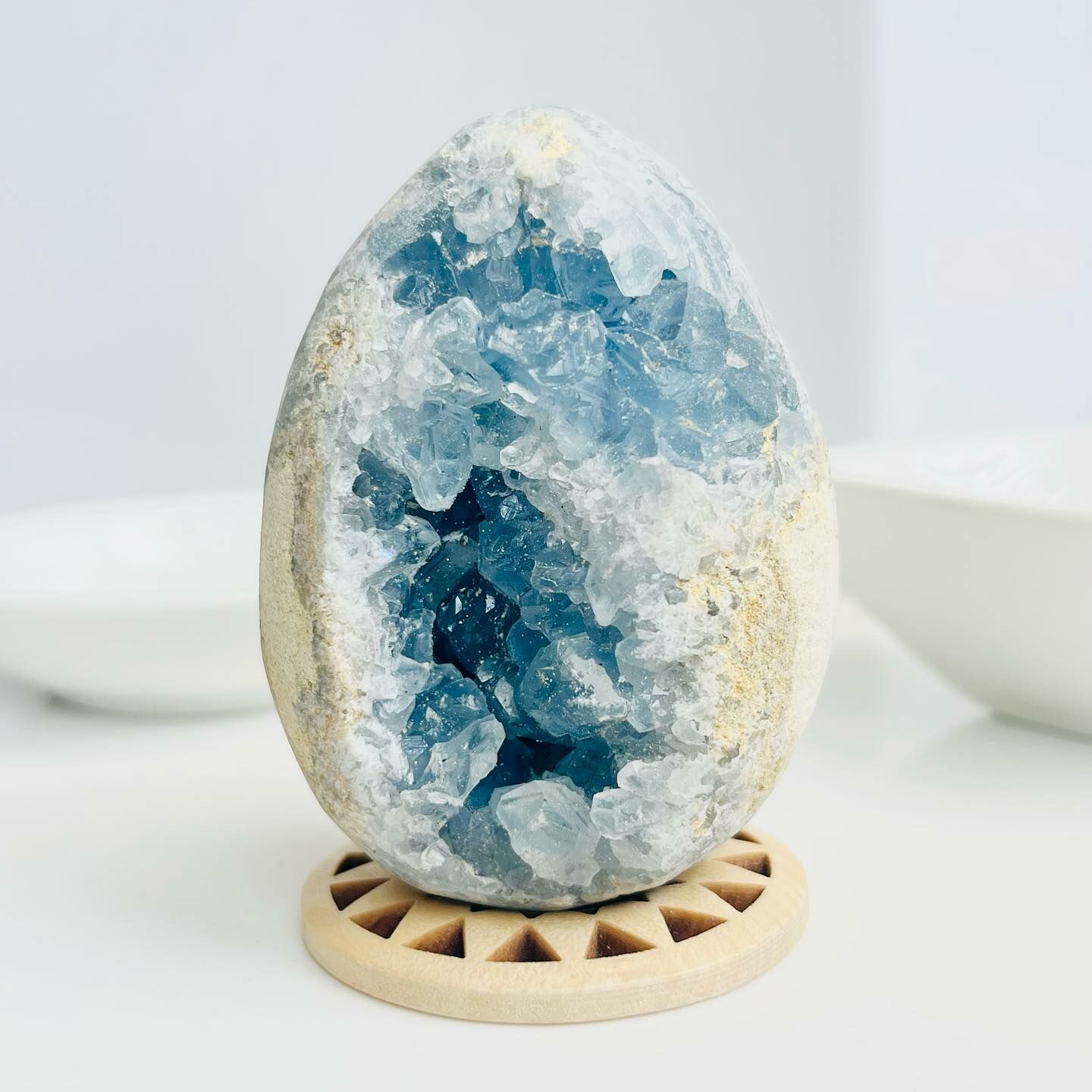 [原石] 天青石 晶洞蛋（附底座）