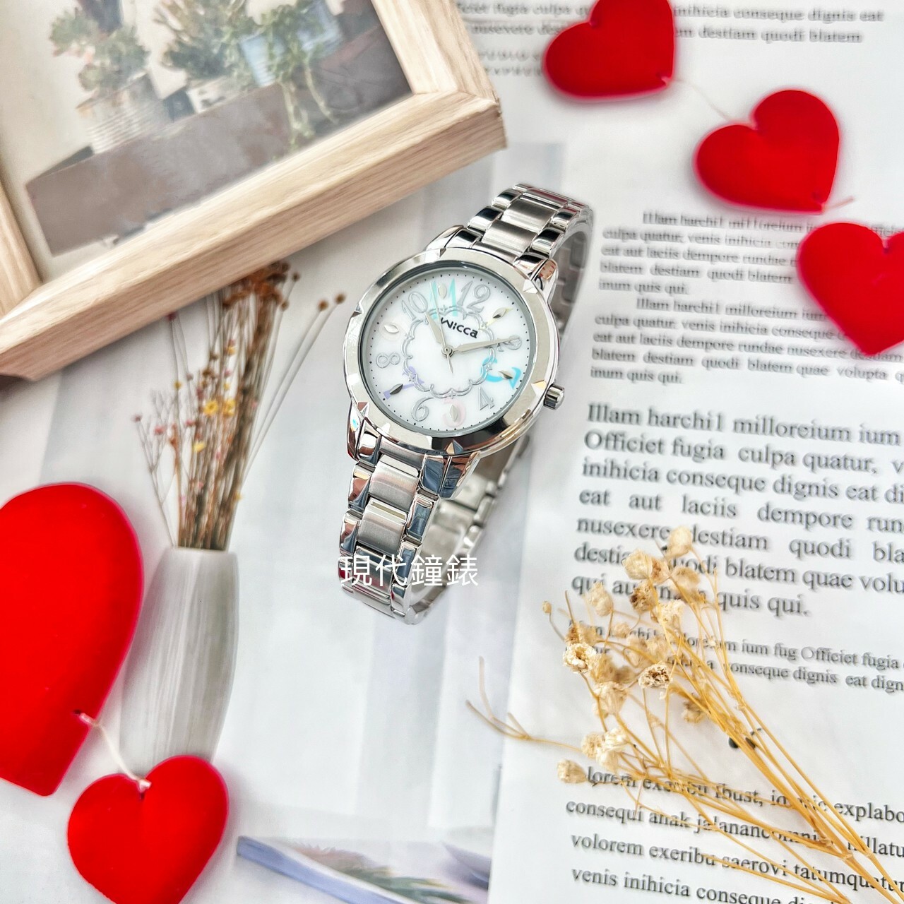 【CITIZEN 星辰】Wicca 公主系列愛莉絲夢遊仙境時尚腕錶 BT2-718-11 32mm 現代鐘錶