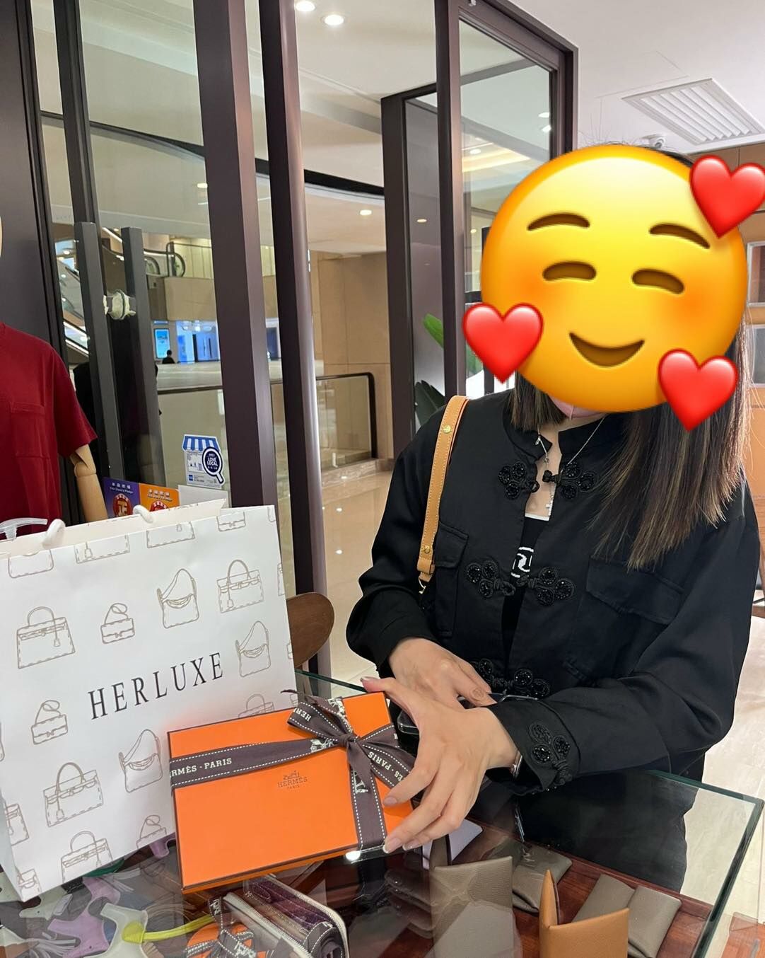 遊客靚靚walk in嚟選購💸 目標非常明確👍 爽快又愉快買咗Rodeo🐴 多謝你選擇了HERLUXE❤️