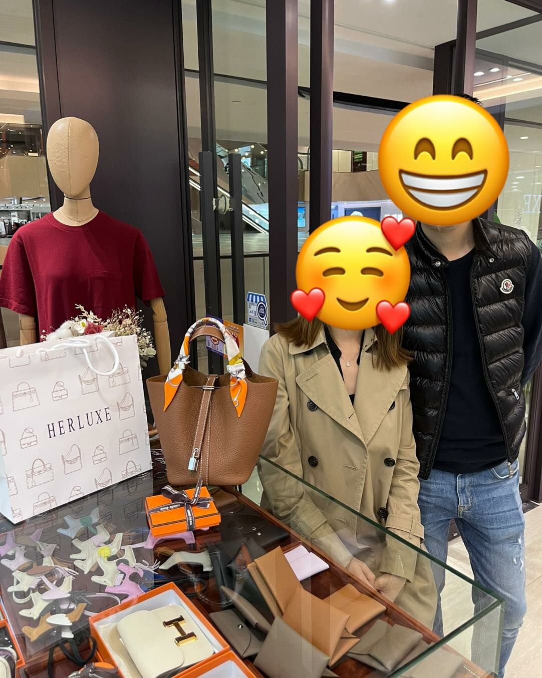 爽快靚靚手上拎的P18金金🐫🔑係之前同我哋買的🥳 今次再來復購🙌🛍️ 揀咗Bastia送比自己❤️ 呢隻金色🐫人氣好高👍 客戶堅定選擇HERLUXE就係對我哋最好的認同🫶
