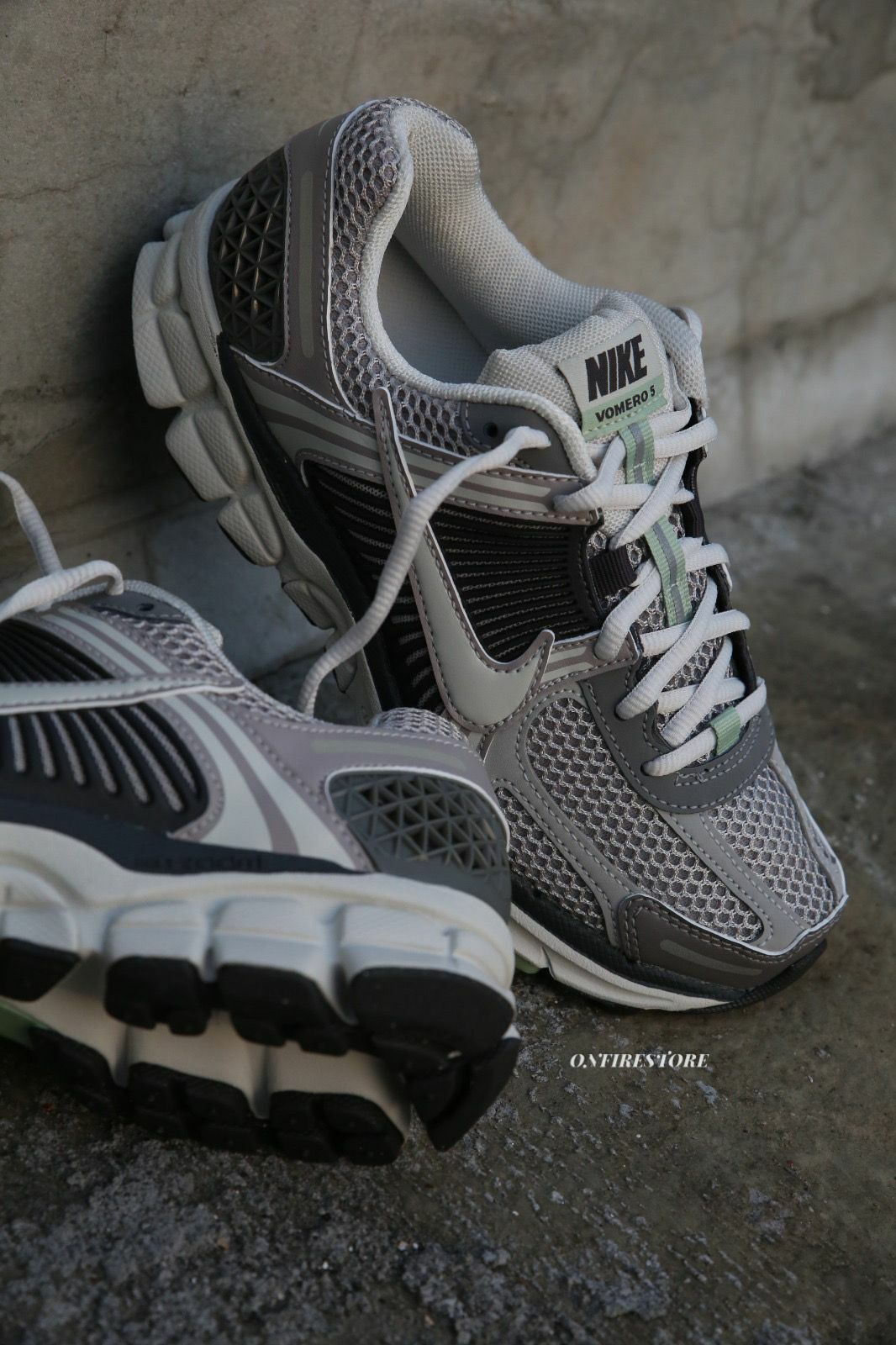 {現貨}Nike Zoom Vomero 5 Cobblestone