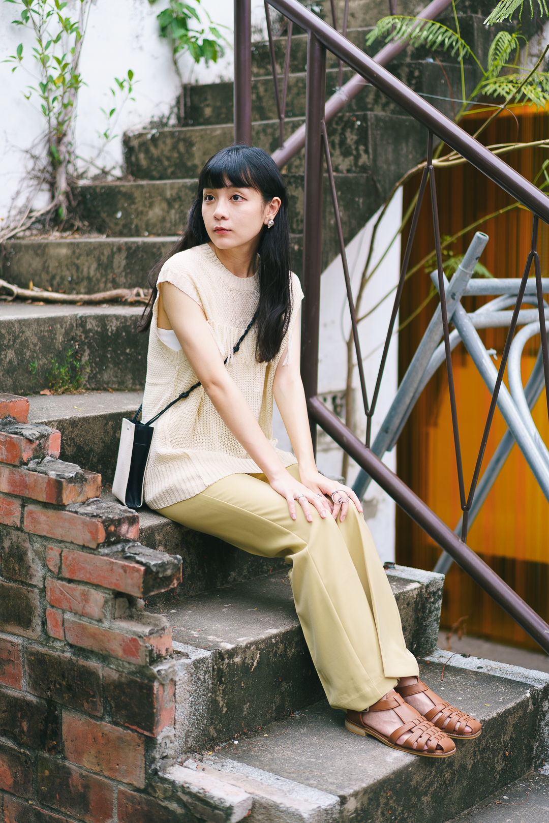 法式袖針織流蘇背心(兩色-象牙白)