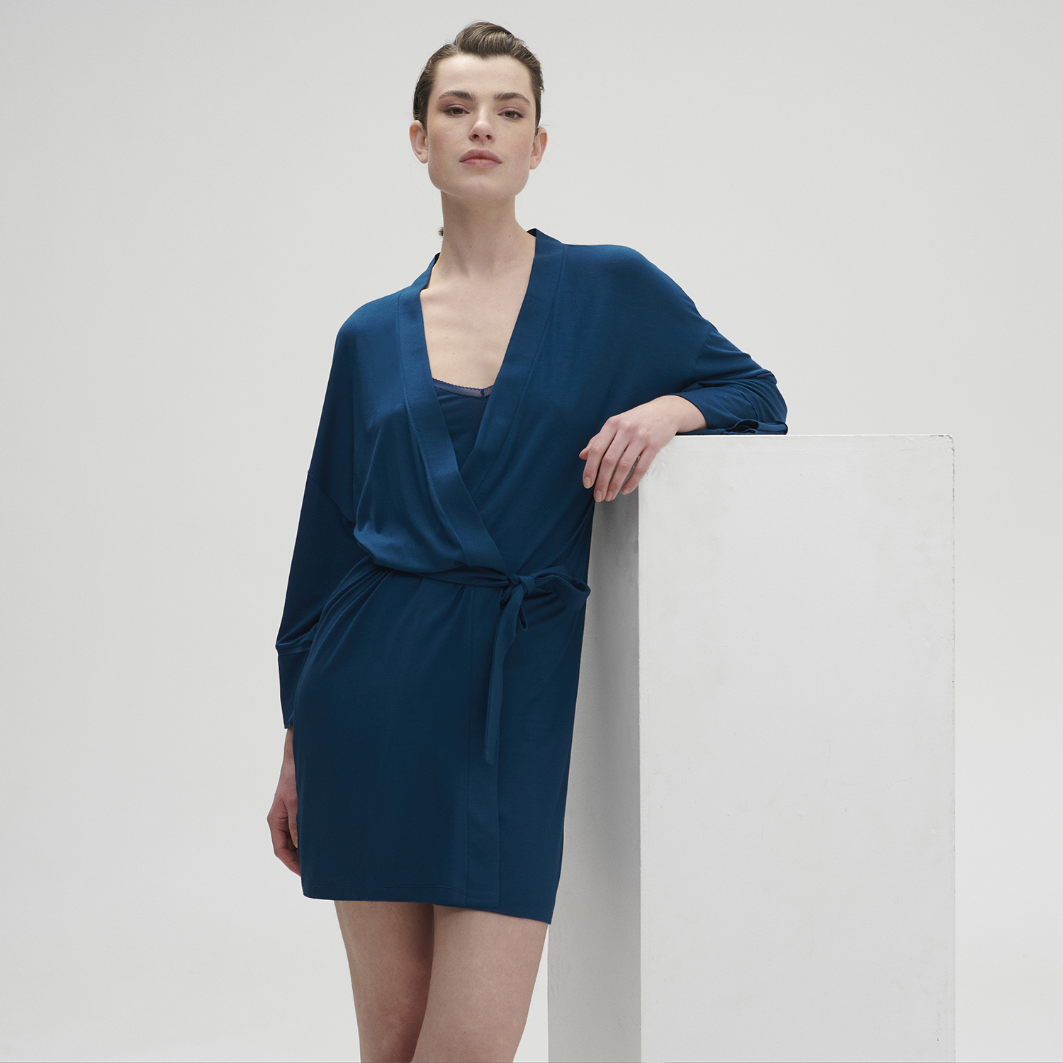 AURORE 黎明 罩杉 深邃海藍色