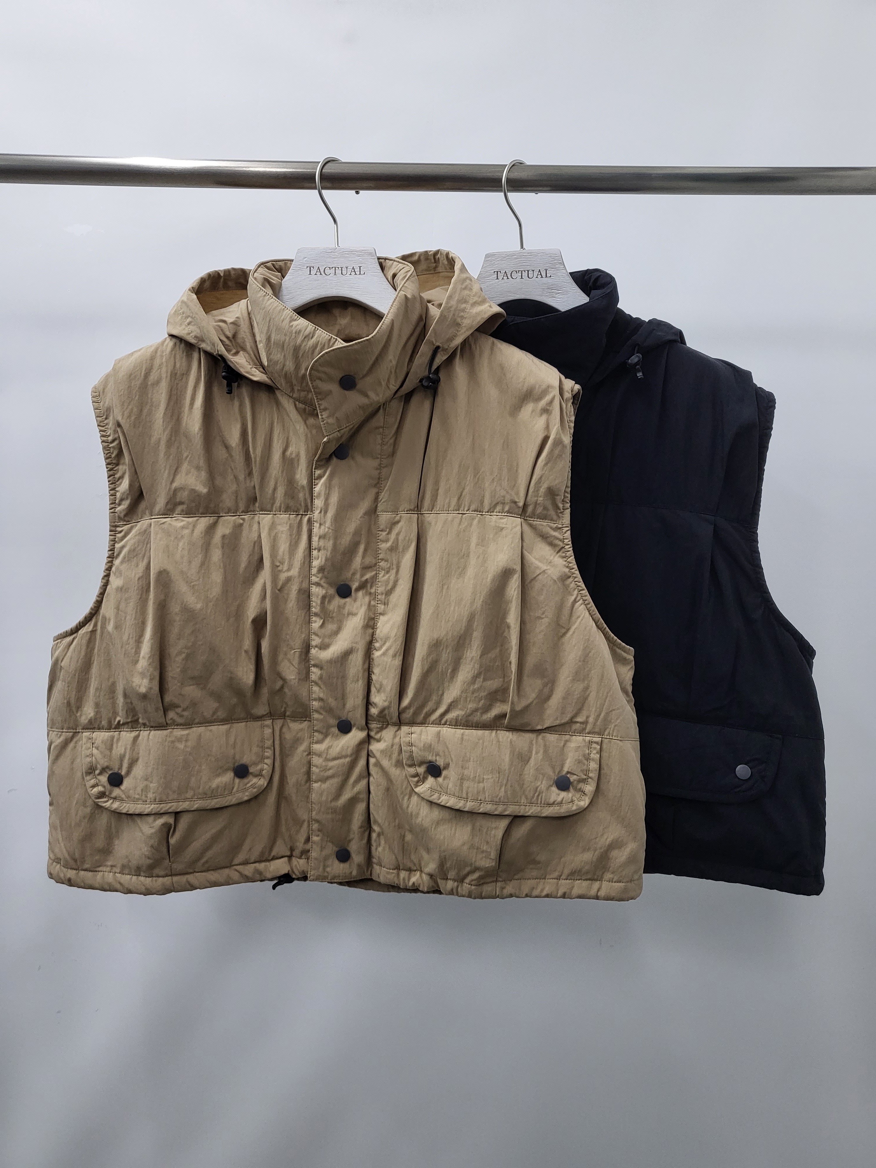 短身連帽拉鍊背心褸 V1029