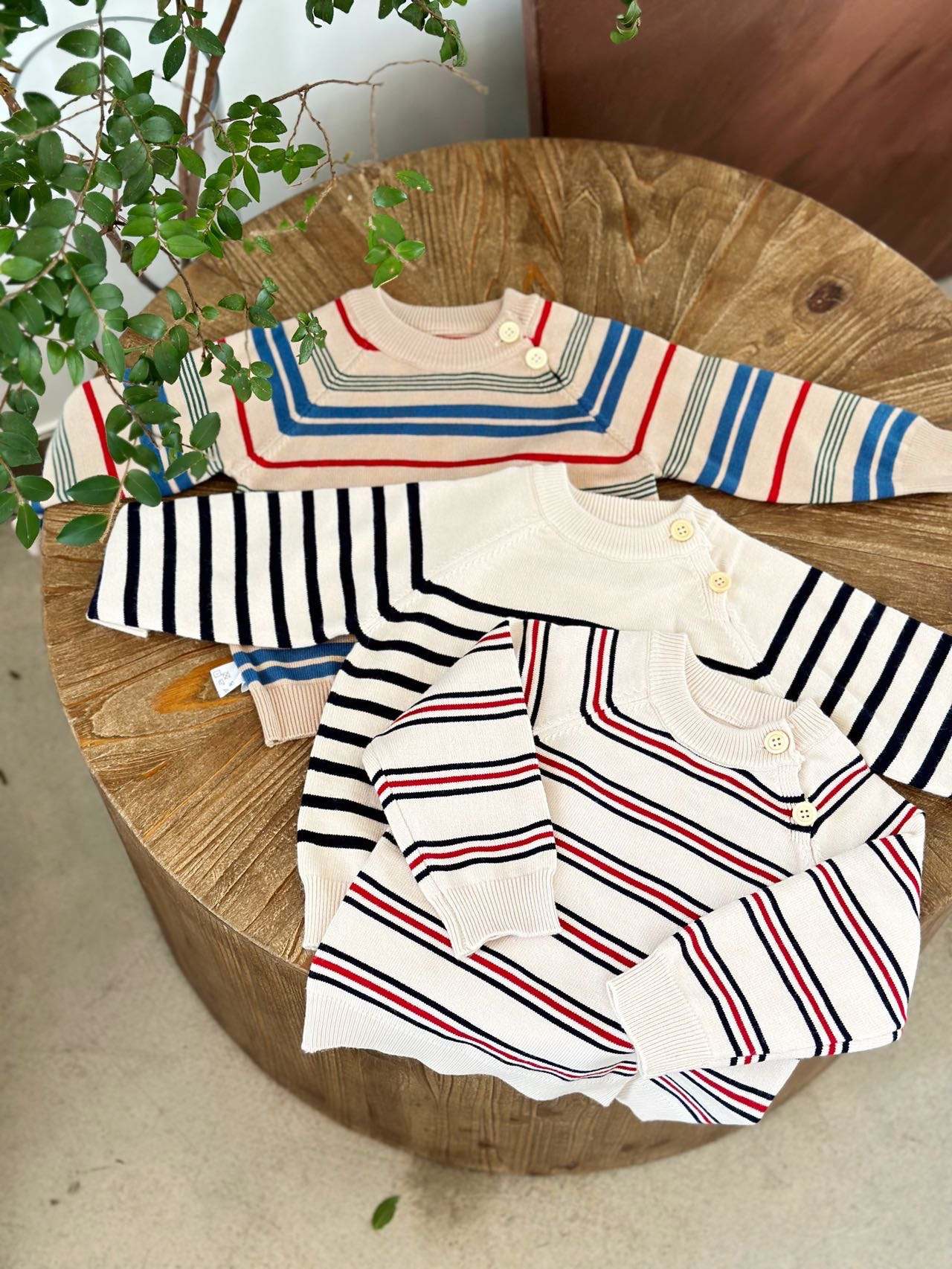 🍂 彩色條紋肩扣針織上衣