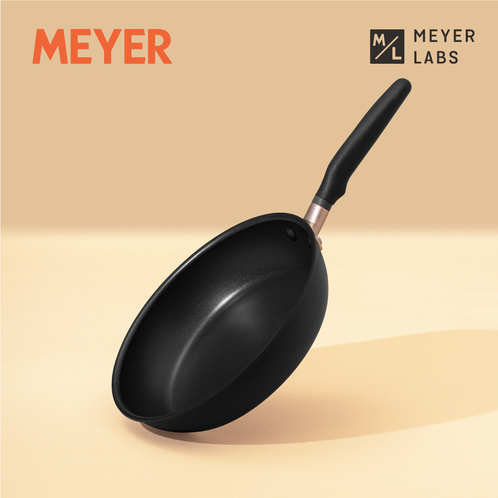 《MEYER Accent》陽極氧化不沾高深平底鍋26CM (電磁爐/IH爐)(微金亞光黑)