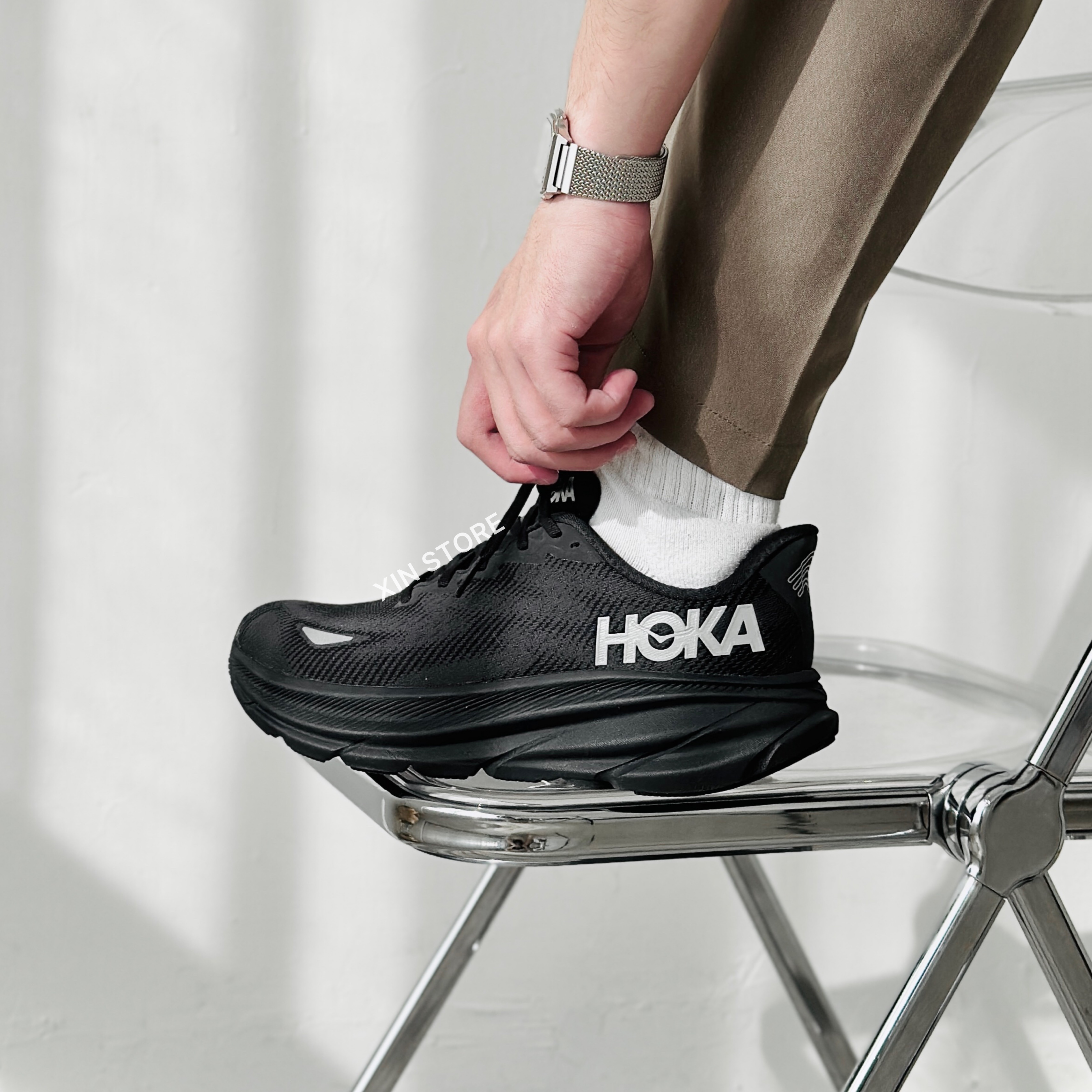 販売最安値 美品 HOKA CLIFTON9 WIDE 27.5 | www.ouni.org