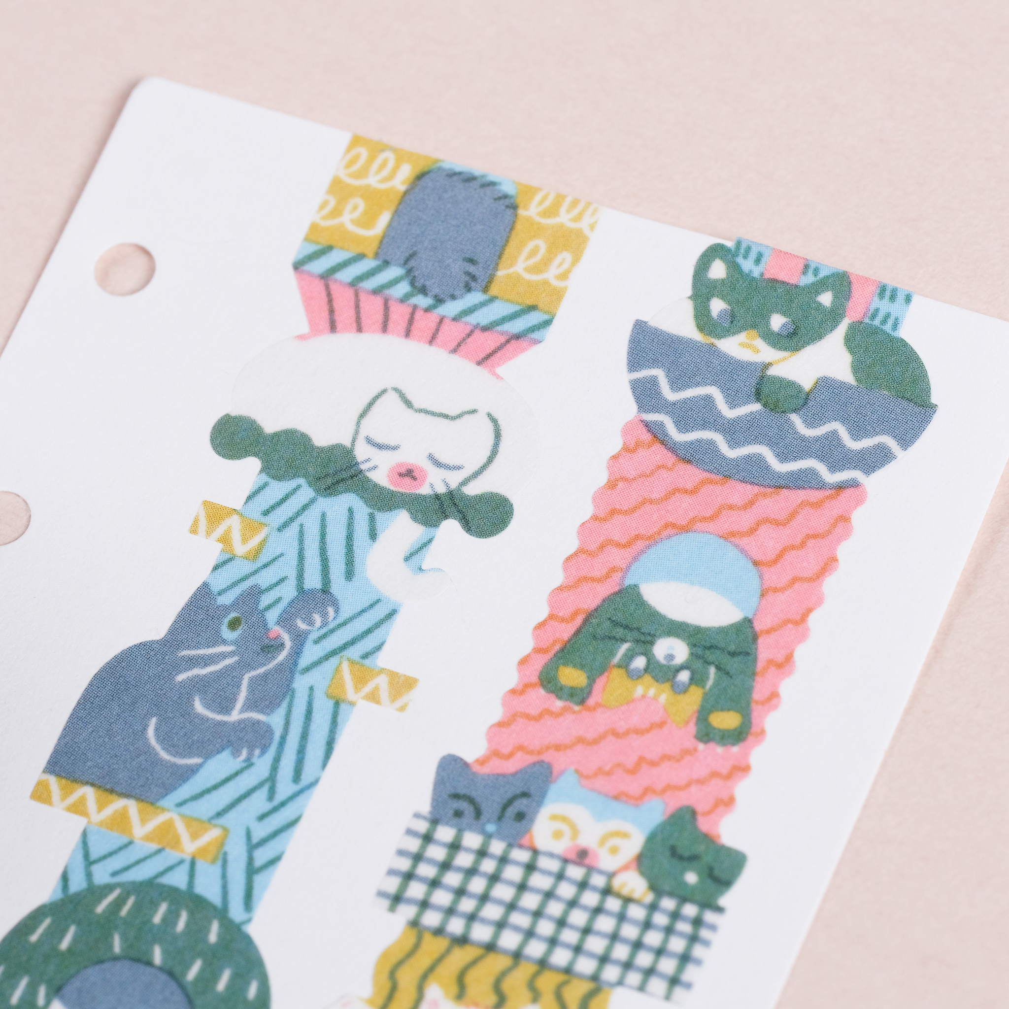 AIUEO - Masking tape cat tower