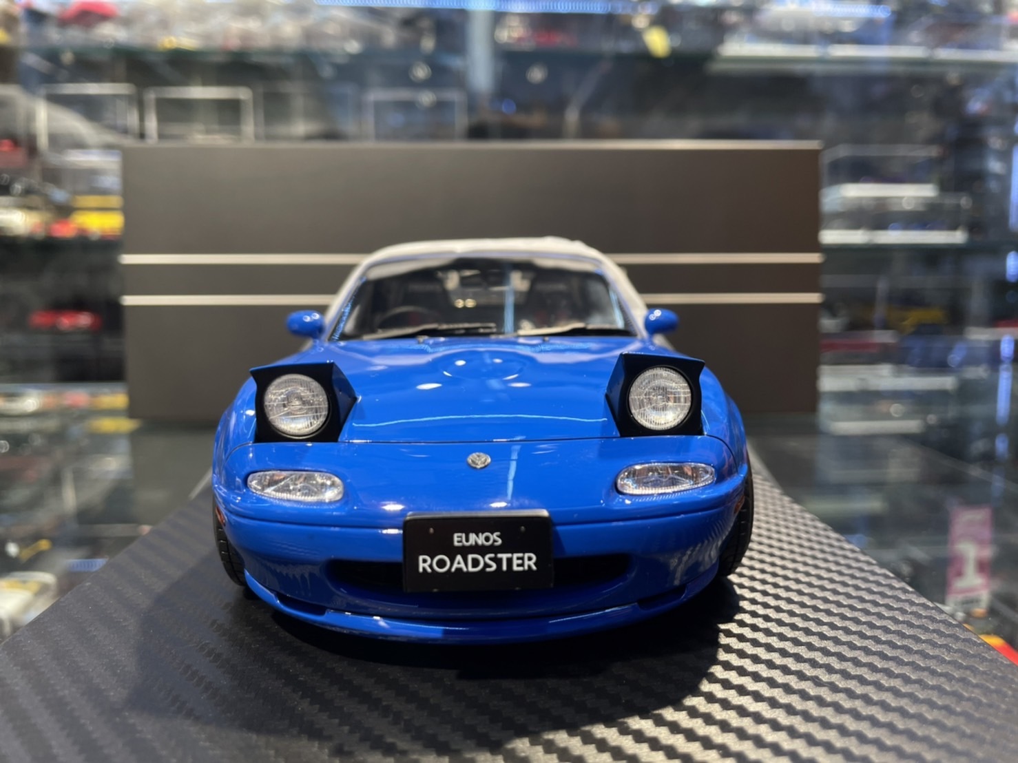 Ignition IG3199 Eunos Roadster NA Blue 1/18 (Resin)