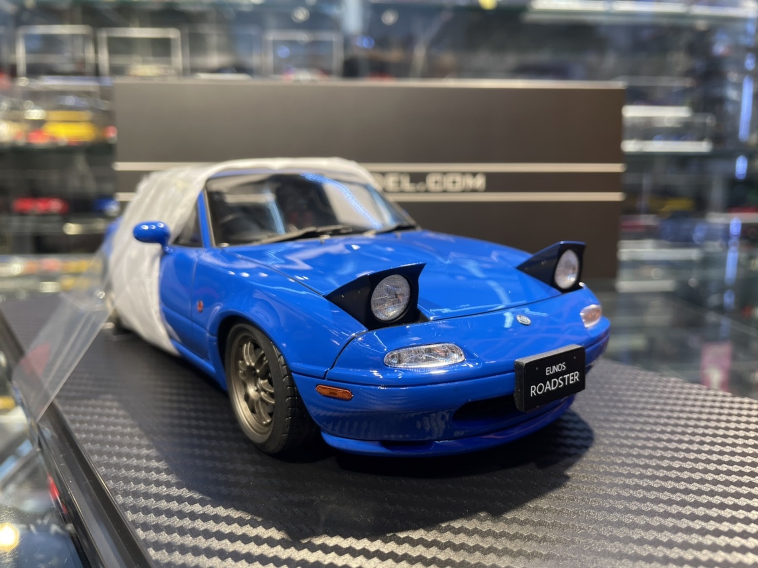 Ignition IG3199 Eunos Roadster NA Blue 1/18 (Resin)