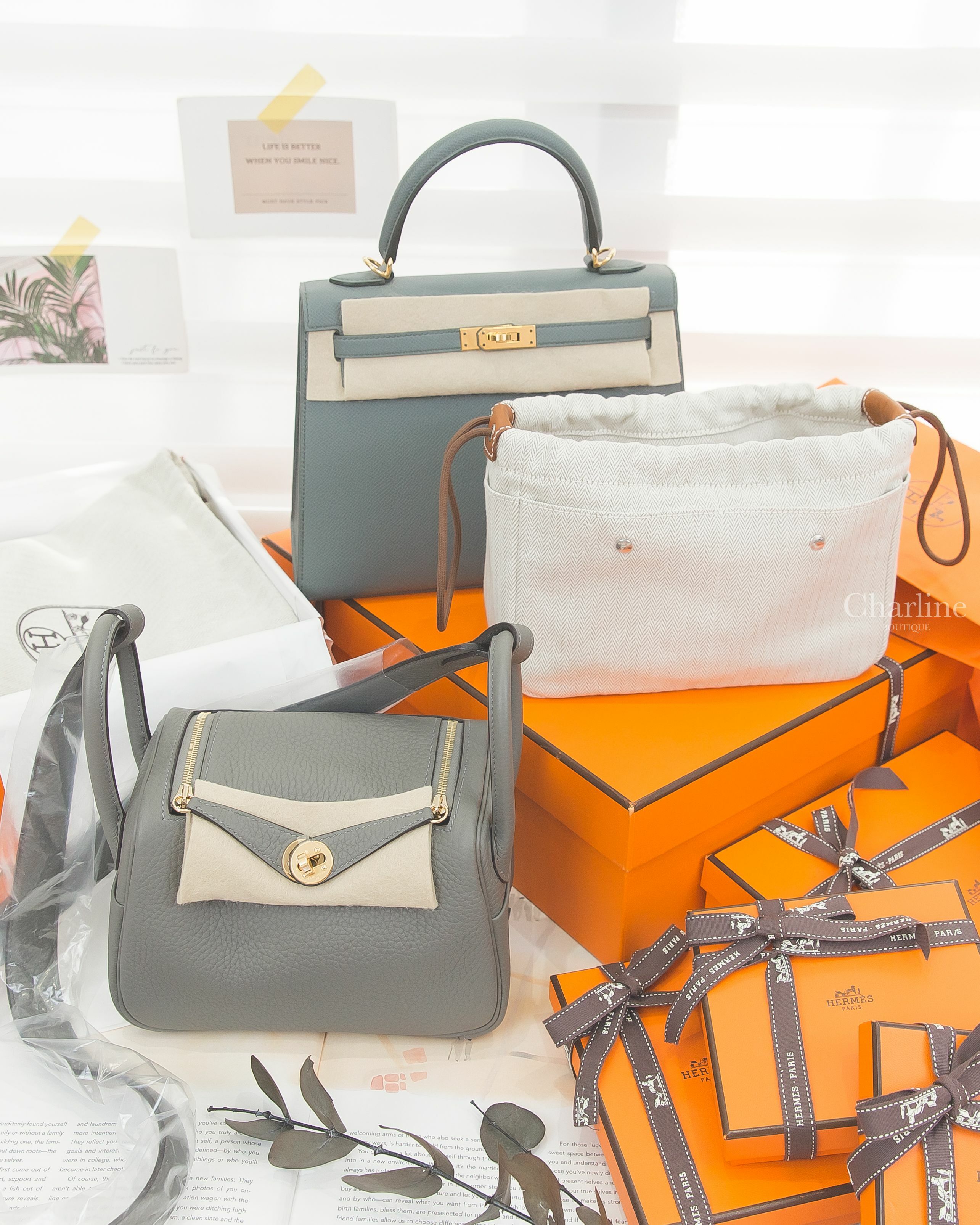 Hermès Lindy Mini 0L Gris Meyer Taurillon Clemence U刻積雨雲灰金釦,Hermès 自然色小型帆布拼棕色小牛皮內袋,Hermès Z刻杏仁綠金釦凱莉包-Charline Boutique 精品代購