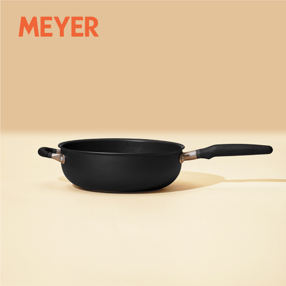《MEYER Accent》陽極氧化不沾萬用深炒鍋26CM/4.3L(電磁爐/IH爐)(微金亞光黑)