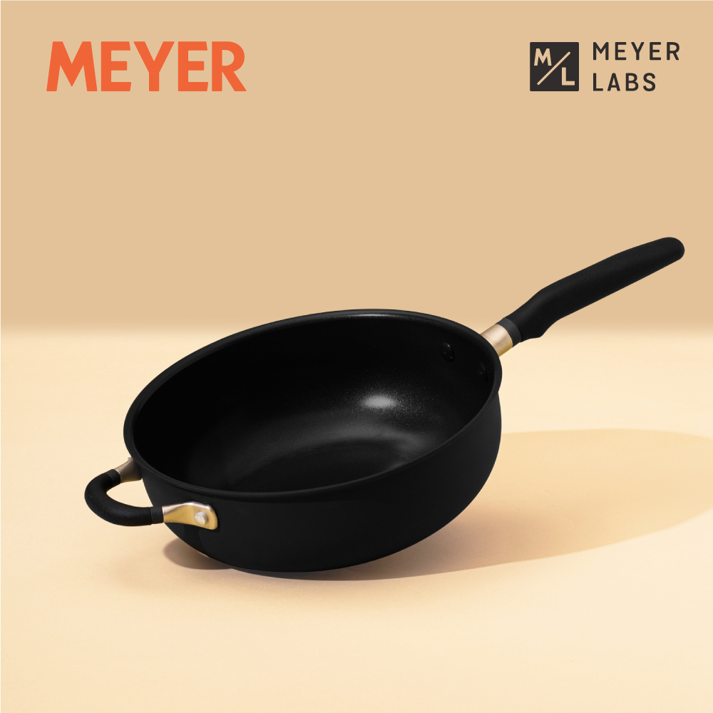 《MEYER Accent》陽極氧化不沾萬用深炒鍋26CM/4.3L(電磁爐/IH爐)(微金亞光黑)