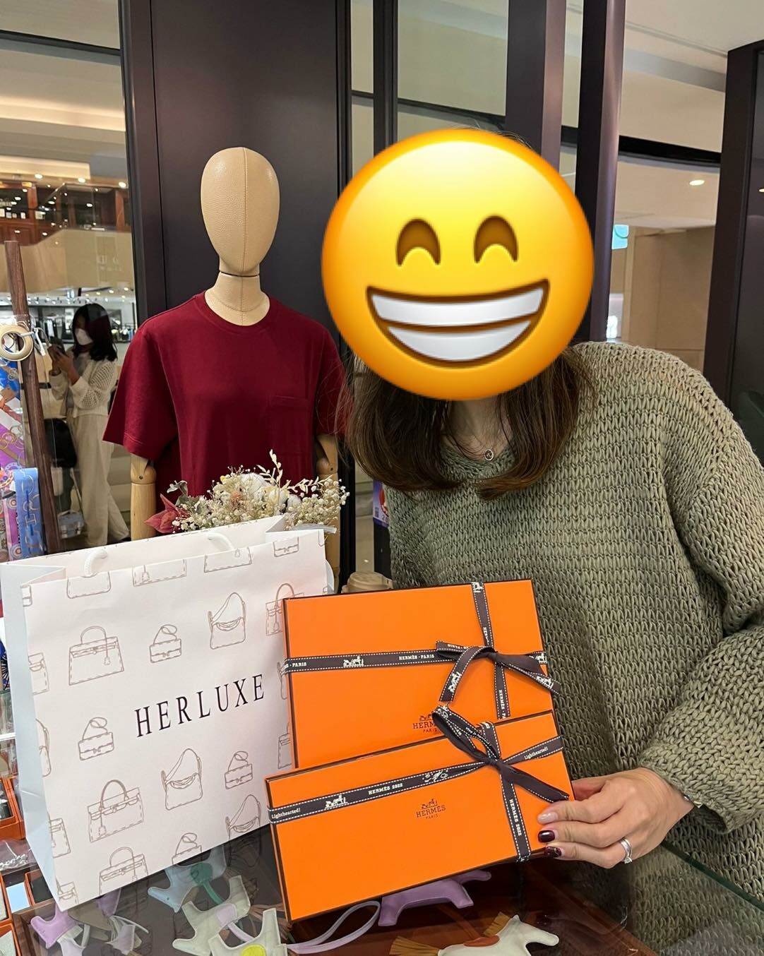 靚靚之前有來店了解過我哋😊 今次來店目標已好明確👍 火速揀咗呢兩件禮物送人🎁🥳 感激你對我哋的認可🥰