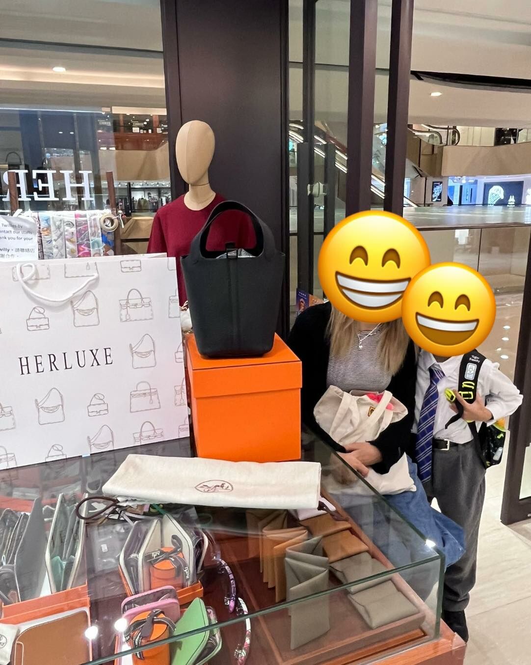 原來靚靚今次買P18 so black🖤都有比拼過其他店 綜合性價比之後都係認定係選擇我哋無錯🫶 靚靚身上戴住既頸鏈⛓️都係之前同我哋買的🤭 多謝你一直支持😘 客戶的滿意就係我哋最大的動力💪