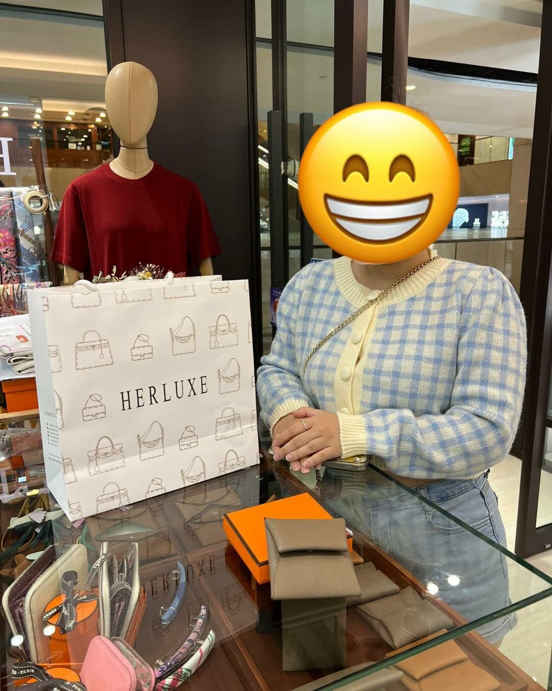 靚靚同男朋友來揀禮物🎁 男朋友一直有推薦選更多的款式😍 原來靚靚都有關注我哋🥳 覺得我哋性價比高✌️ 多謝你對我哋嘅肯定與支持🥰