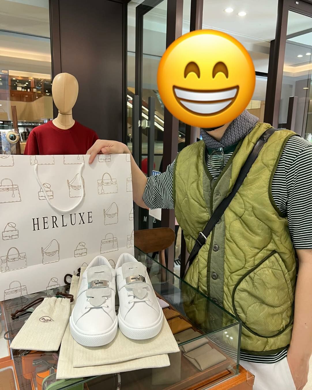 型男先生情人節嚟店挑選咗Day sneaker波鞋👟送比自己👍 超有品味✨ 也認定咗下一次買袋都一定返黎搵我哋🥳 好多謝你嘅認同❤️