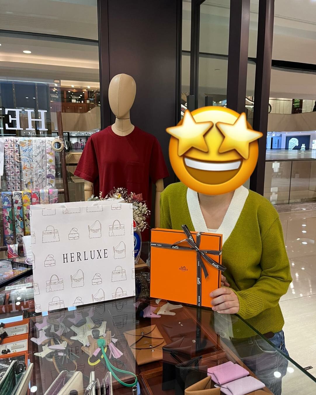 靚靚同先生一齊來店👩🏻‍❤️‍👨🏻 超爽快買咗條女士皮帶🔁 貼心先生提前送的情人節禮物🎁 睇靚靚笑到星星眼就知道有幾滿意啦🤭🎉