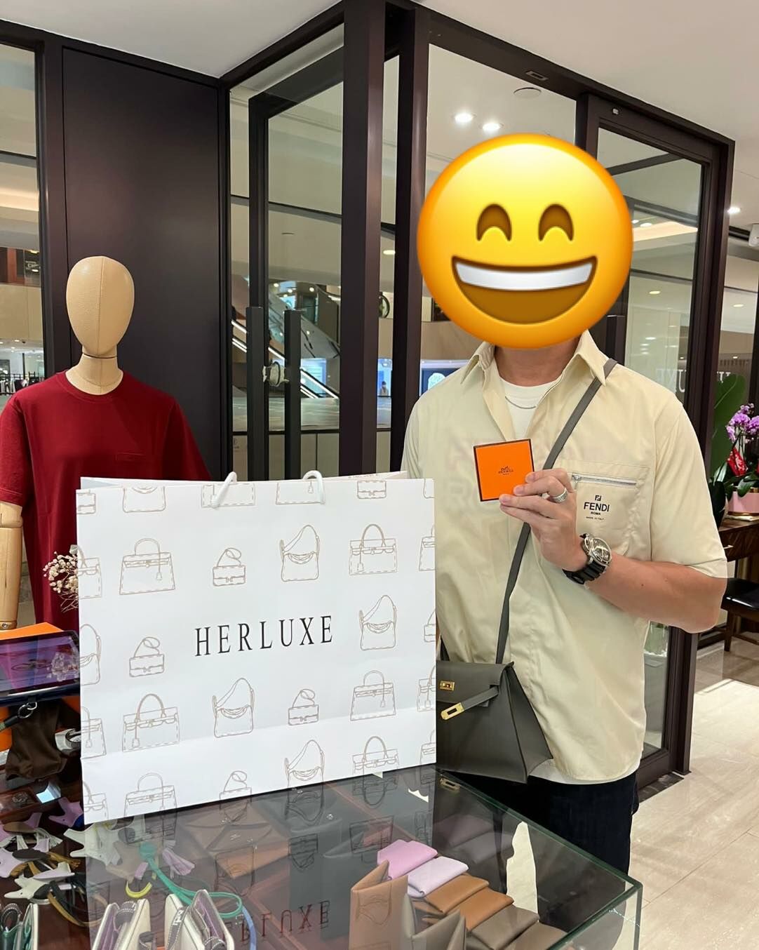 原來暖男背上Kelly danse真係好靚啊😍 呢個高級色真係男女通殺🤭 選了飾品超開心🥳🎁 多謝第一次選擇我哋💪