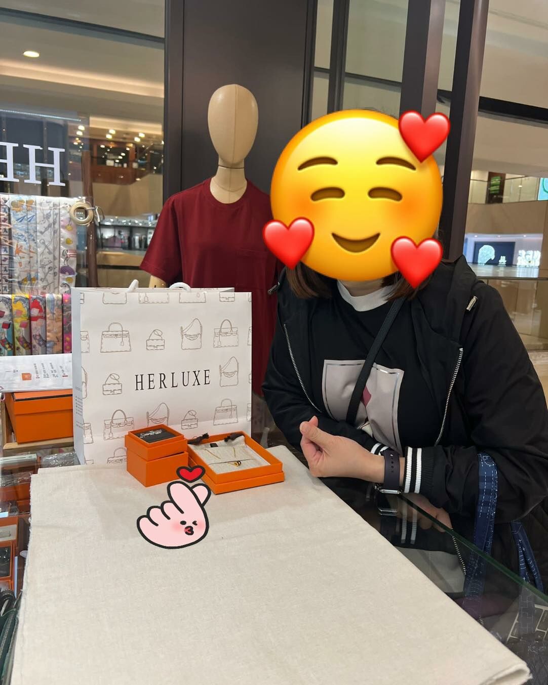 我哋嘅Vip靚靚🥰 年前來抱走Lindy mini 馬鞍紅金扣🥊🔑 依家再來抱走精緻飾品⛓️✨ 多謝你嘅100%信任同支持我哋🫶❤️