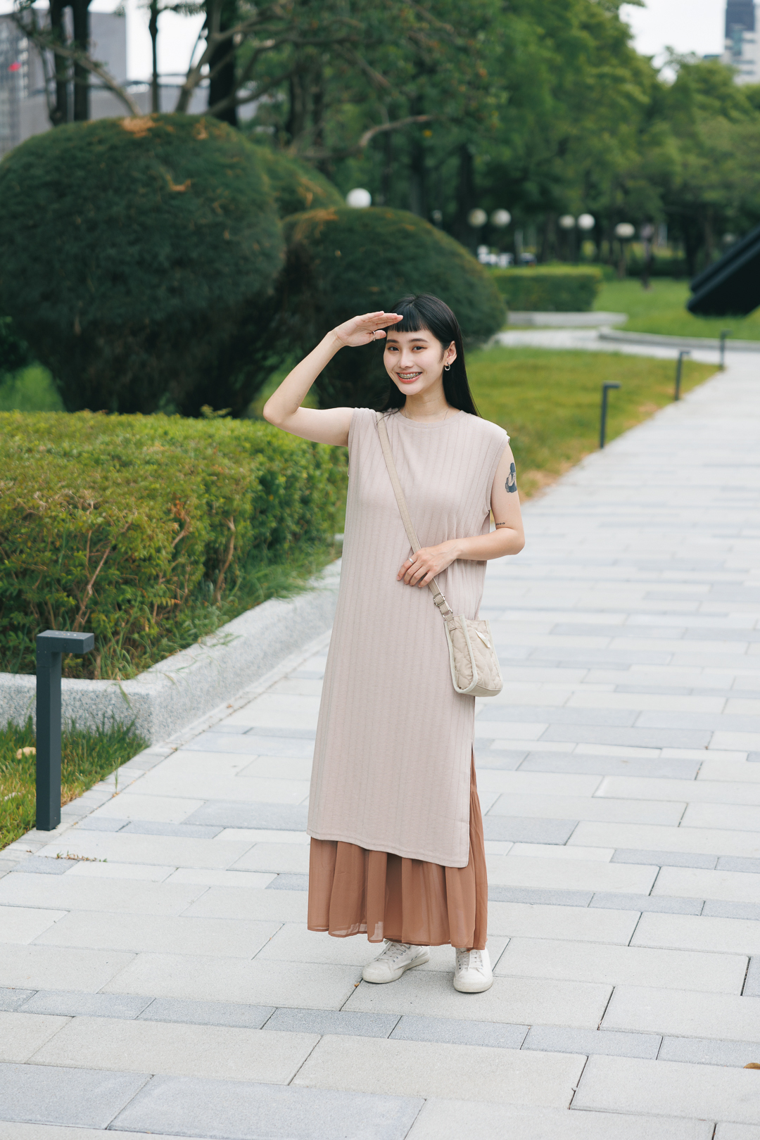 夏日救星！防潑水羅紋連衣裙(兩色-米)