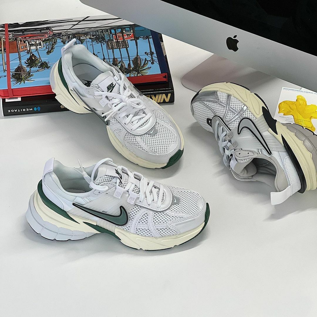 Nike V2K Run Runtekk 金屬銀 白銀 銀色 白色 千禧風  奶油底 復古 慢跑鞋  FD0736-100