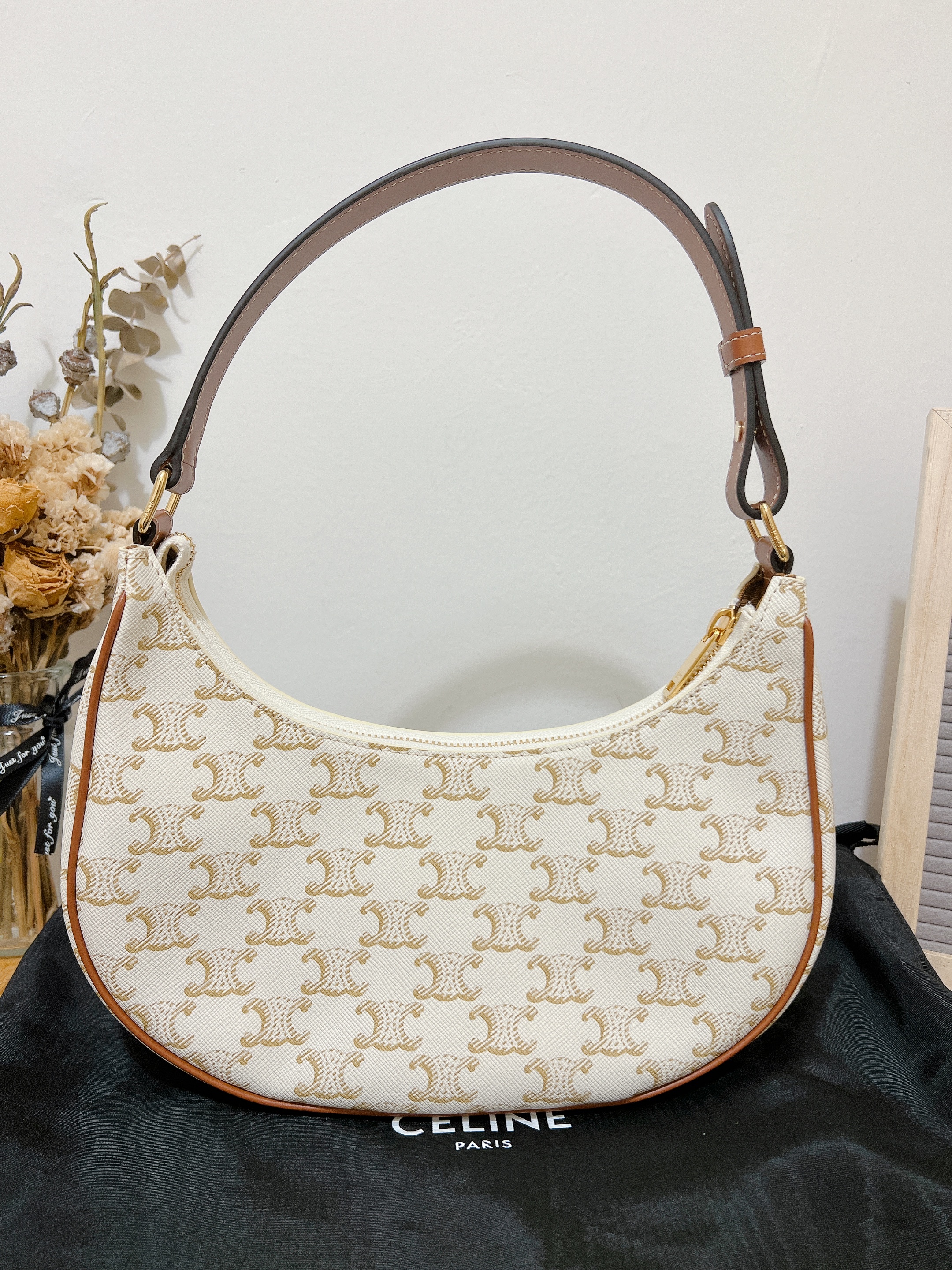 Celine Ava Bag Medium (white monogram)