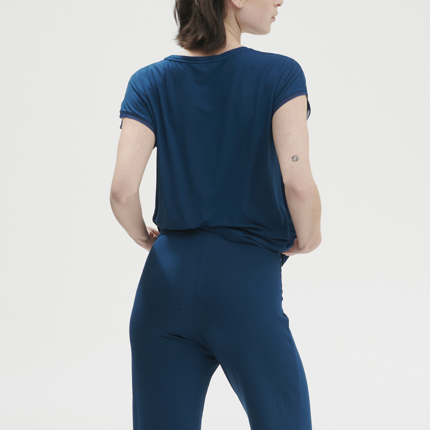 AURORE 黎明 短袖T-SHIRT 深邃海藍色